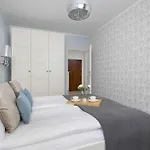 Bright & Modern With Balcony And Parking By Renters Katowice