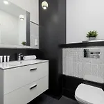 Apartment Bright & Modern With Balcony And Parking By Renters Katowice