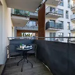 Bright & Modern With Balcony And Parking By Renters Apartment