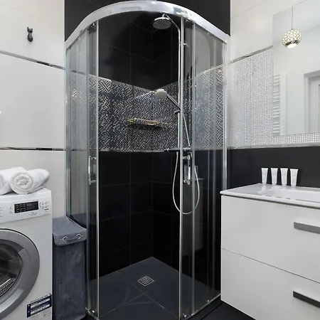 Apartament Bright & Modern With Balcony And Parking By Renters