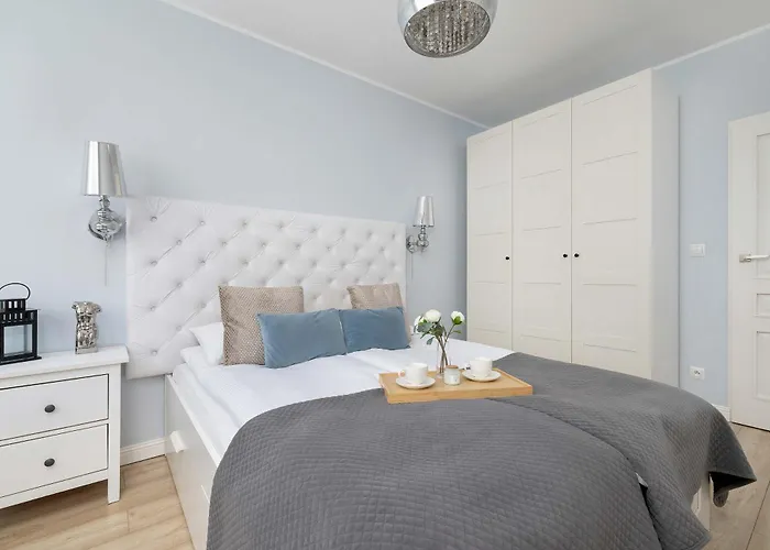 Bright & Modern With Balcony And Parking By Renters *