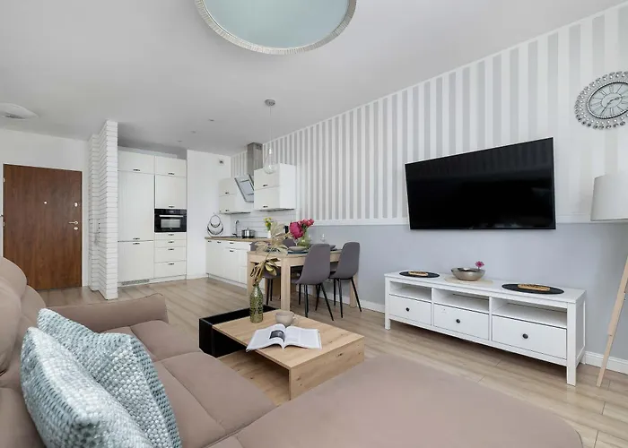 Bright & Modern With Balcony And Parking By Renters