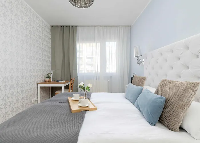 Bright & Modern With Balcony And Parking By Renters Apartament *